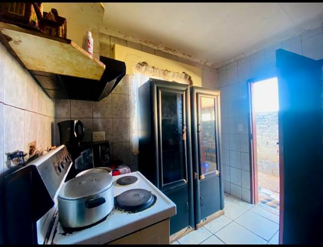 2 BEDROOM HOUSE FOR SALE IN PROTEA GLEN